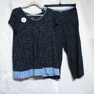 Women's 2 Piece Large Pajama Set - Short Sleeve Top - Mid Length Style Bottoms